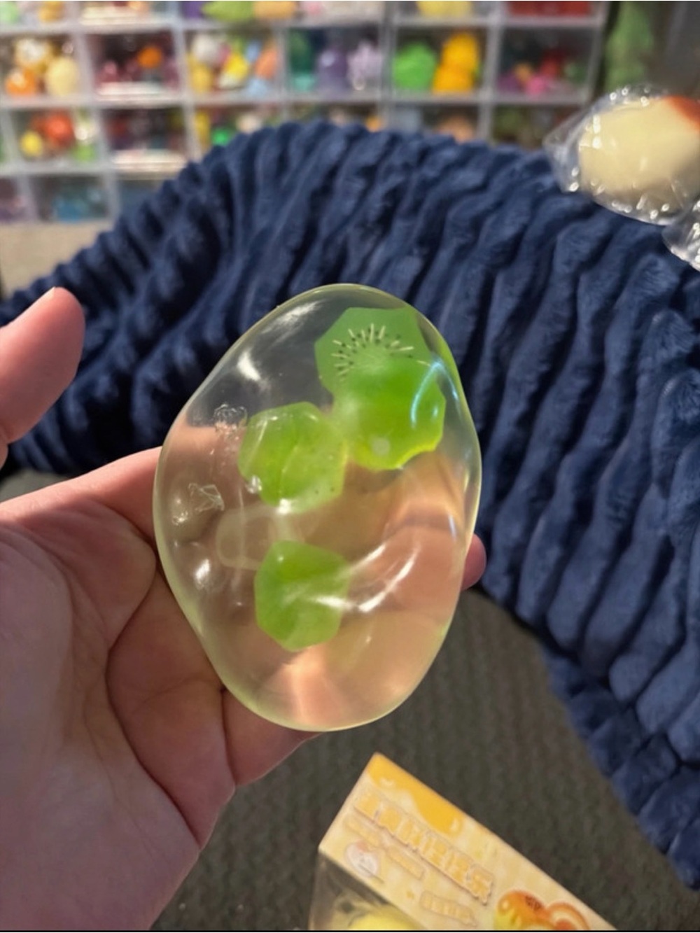 Kiwi coconut oil ball